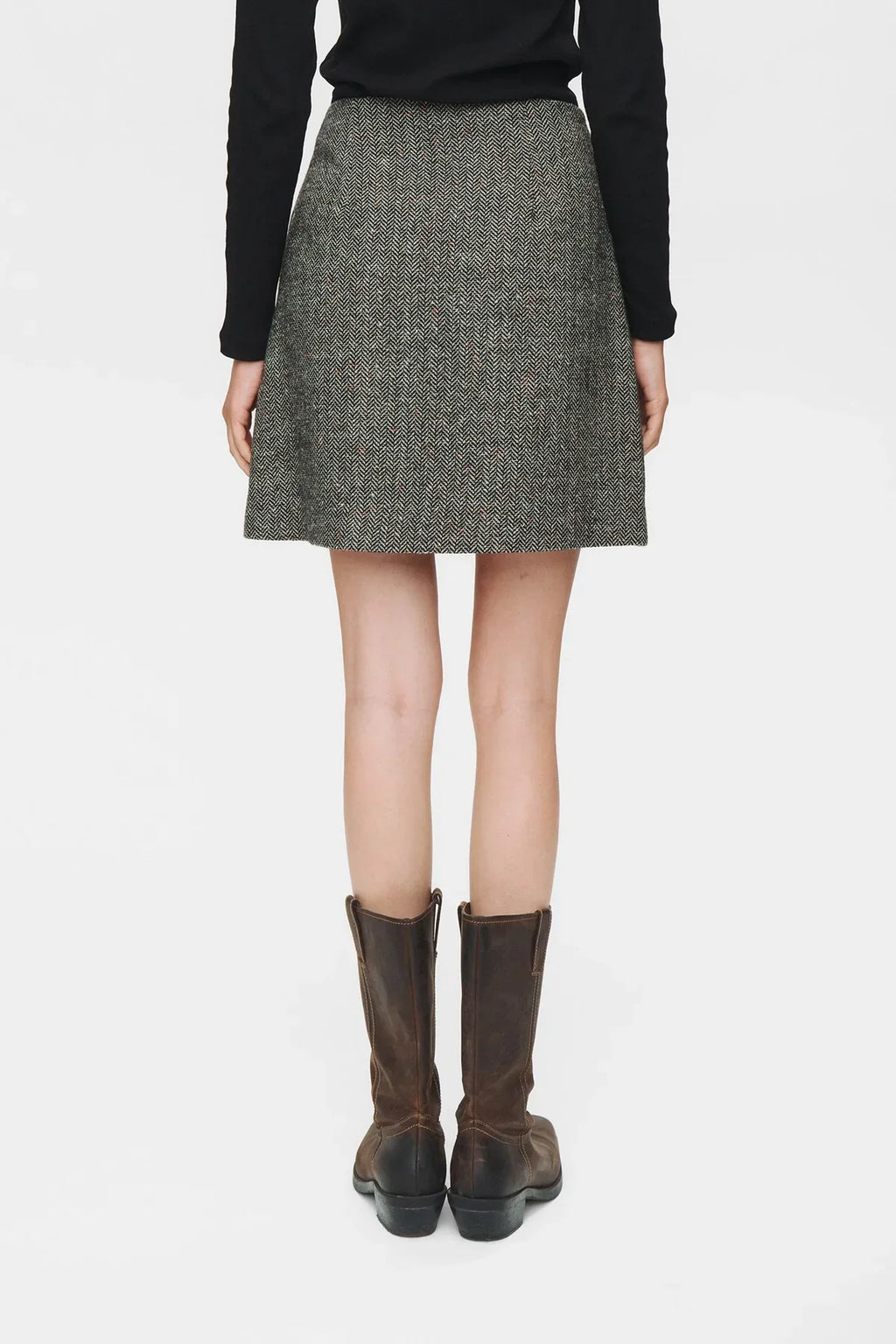 Nuavey Minirock, Kaviar