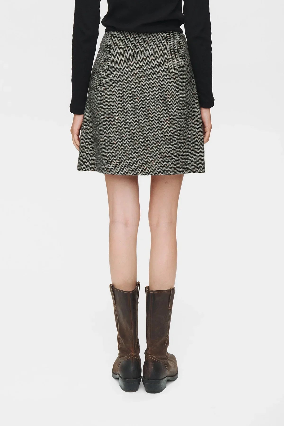 Nuavey Minirock, Kaviar